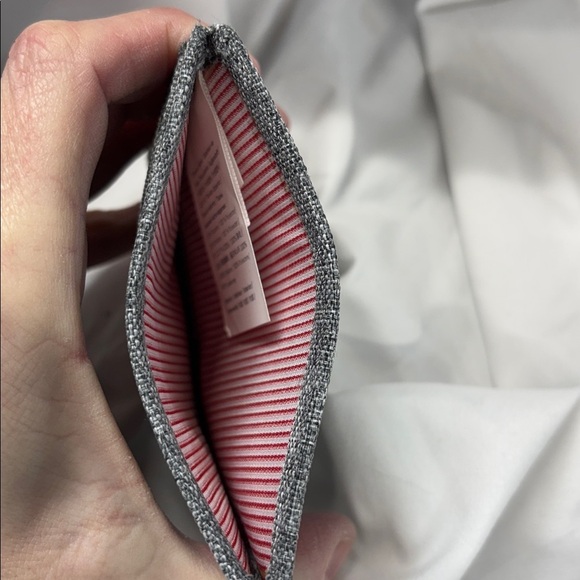 The Herschel Supply Gray white blk Card Holder and coins wallet - Picture 2 of 9